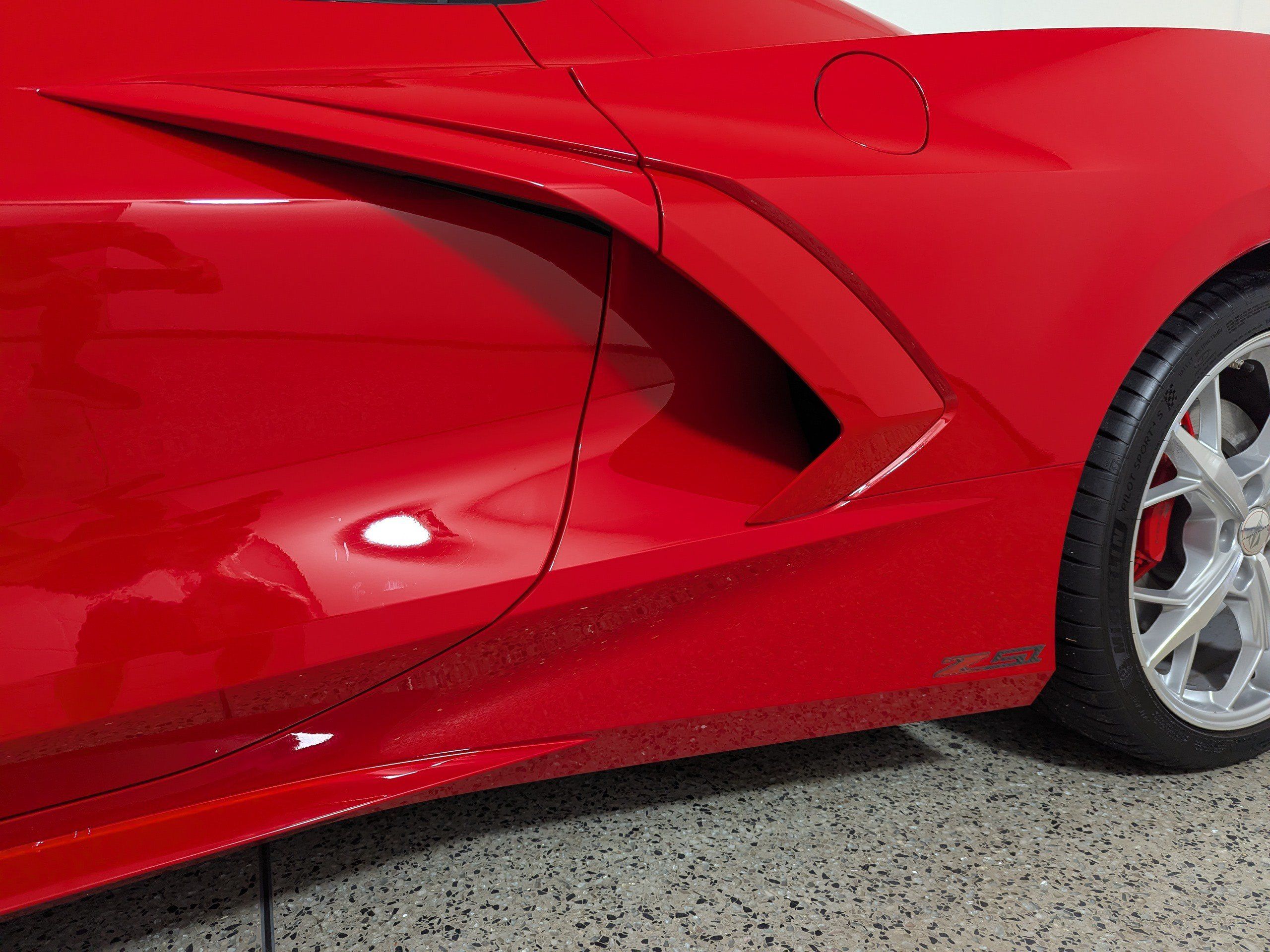 Used 2021 Chevrolet Corvette Stingray Premium Cpe w/ Z51 Performance Package RWD image 5