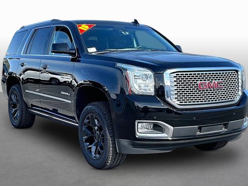 Used 2015 GMC Yukon Denali w/ Premium Package AWD/4WD image 10