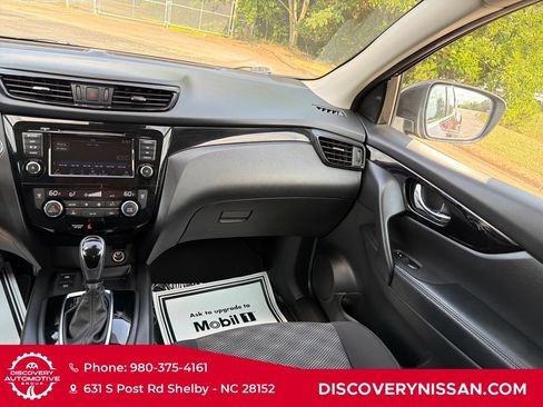 Certified 2019 Nissan Rogue Sport SV w/ Technology Package FWD image 38