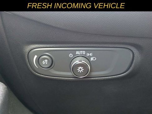 Used 2020 Chevrolet Equinox LS w/ LS Convenience Package FWD image 22