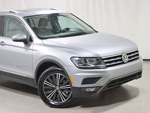 Used 2019 Volkswagen Tiguan SEL w/ 3rd Row Seat Package image 2