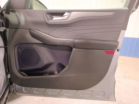 Used 2024 Ford Escape SE image 13