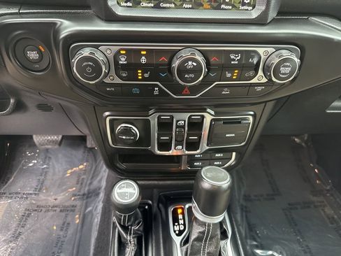 Used 2023 Jeep Wrangler Unlimited Sahara w/ Cold Weather Group image 23