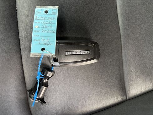 Used 2023 Ford Bronco Badlands image 34