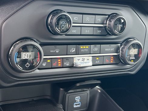 New 2025 Ford Bronco Outer Banks image 21