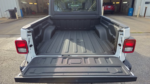 Used 2026 Jeep Gladiator Sport AWD/4WD image 21