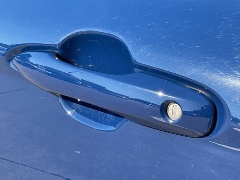 Used 2025 Toyota Camry SE image 10