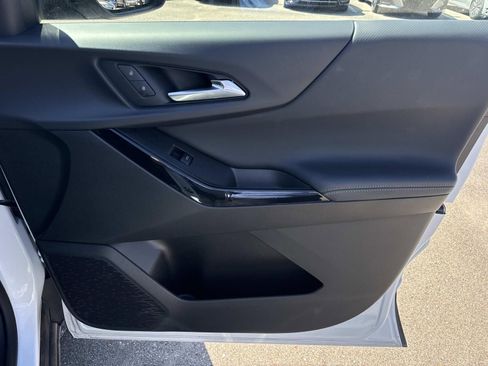 Used 2025 Chevrolet Equinox LT image 14