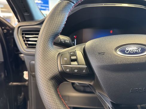 Used 2025 Ford Escape ST-Line AWD/4WD image 17