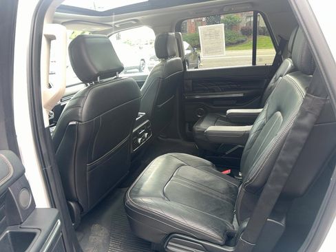 Used 2018 Ford Expedition Platinum AWD/4WD image 13