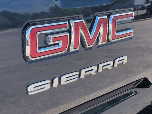 Used 2020 GMC Sierra 1500 SLE w/ X31 Off-Road Package AWD/4WD image 12