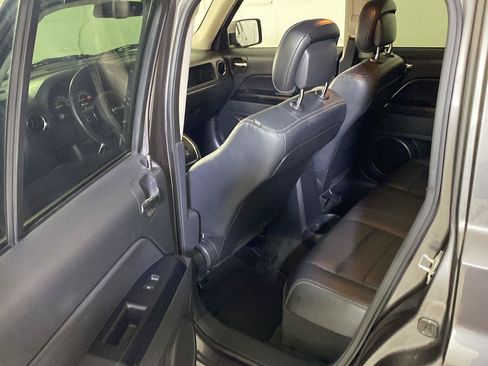 Used 2015 Jeep Patriot High Altitude AWD/4WD image 18