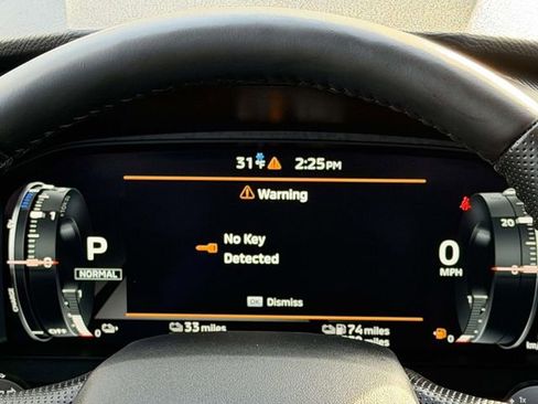 Used 2025 Mitsubishi Outlander SEL image 24