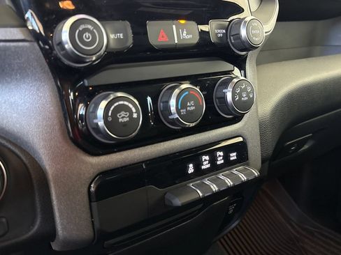 Used 2025 RAM 1500 Warlock AWD/4WD image 42