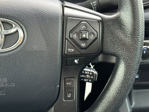 Used 2018 Toyota Tacoma SR image 28