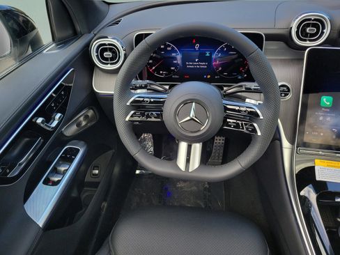 Used 2026 Mercedes-Benz GLC 300 image 12