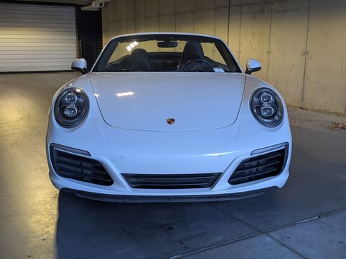 Used 2018 Porsche 911 Carrera 4S image 12