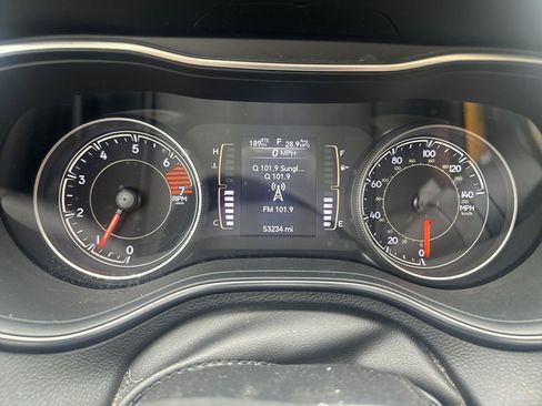 Used 2020 Jeep Cherokee Latitude Plus FWD image 14