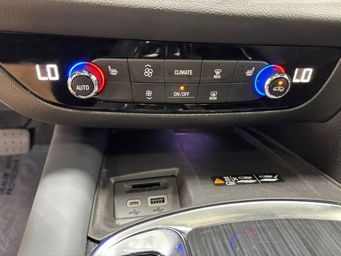Used 2023 Buick Enclave Essence w/ Experience Buick Package AWD/4WD image 26