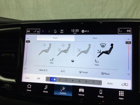 Used 2023 Chrysler Pacifica Touring-L image 33