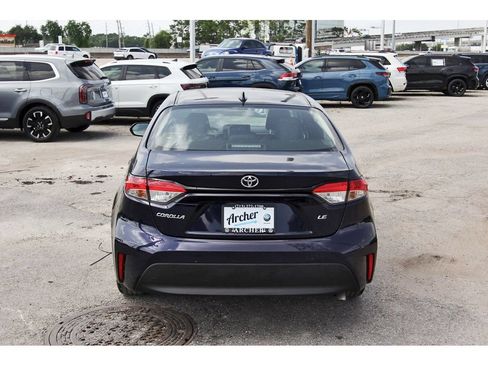 Used 2025 Toyota Corolla LE FWD image 6