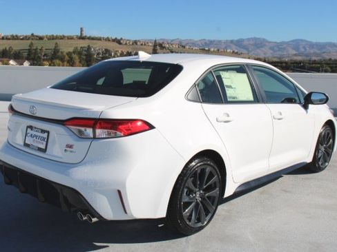 New 2026 Toyota Corolla SE image 3