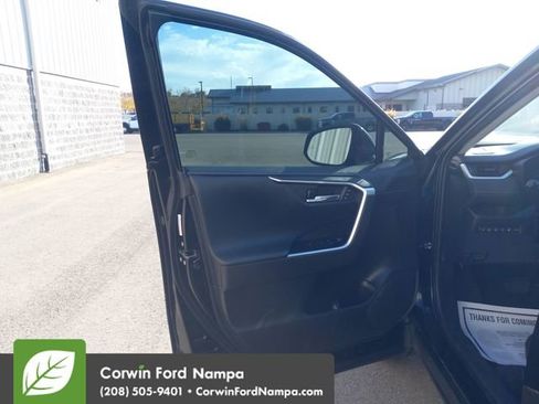 Used 2022 Toyota RAV4 Limited image 10