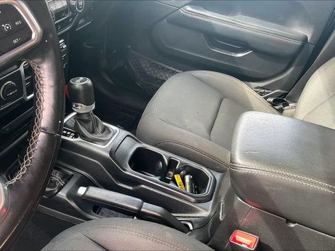 Used 2020 Jeep Wrangler Unlimited Sahara AWD/4WD image 18
