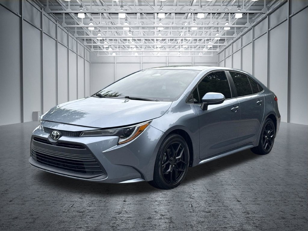 Used 2024 Toyota Corolla LE FWD image 3