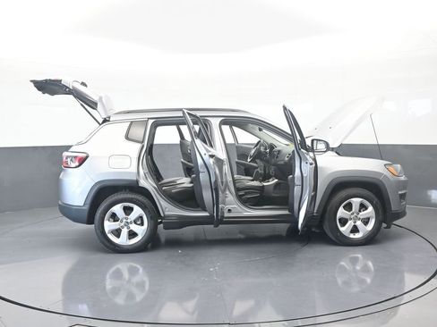 Used 2020 Jeep Compass Latitude image 73