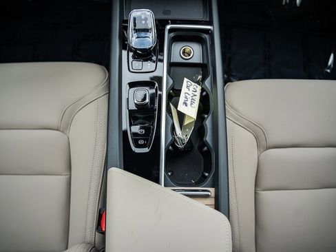 New 2026 Volvo XC60 B5 Plus w/ Protection Package Premier image 23