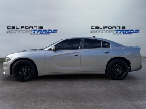 Used 2016 Dodge Charger R/T w/ Navigation & Travel Group RWD image 8