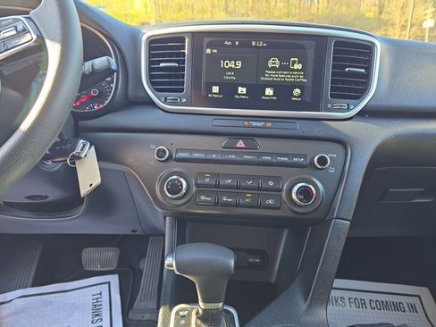 Used 2020 Kia Sportage LX image 19