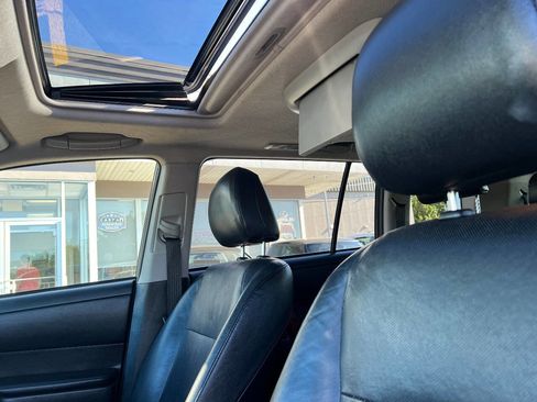 Used 2013 Toyota Highlander Limited AWD/4WD image 17