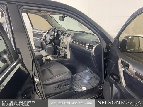 Used 2016 Lexus GX 460 w/ Navigation Package AWD/4WD image 16