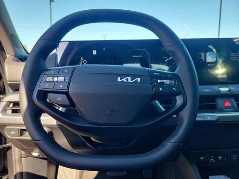New 2025 Kia K4 EX image 22
