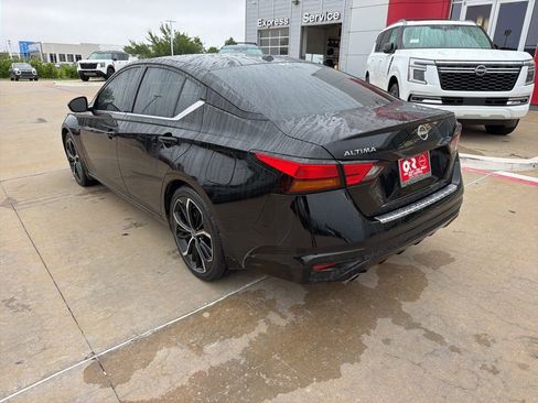 Used 2023 Nissan Altima 2.5 SR FWD image 3