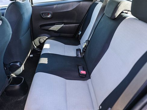 Used 2013 Toyota Yaris LE image 19