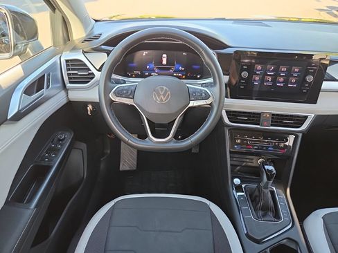 Used 2025 Volkswagen Taos SE FWD image 34