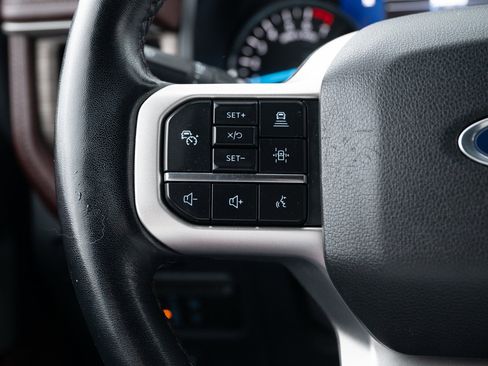 Used 2022 Ford Expedition Limited image 28