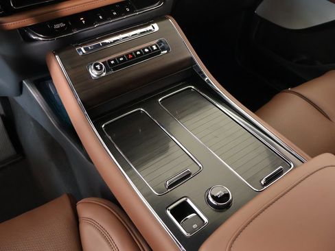 New 2026 Lincoln Aviator Reserve image 8