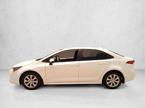 Used 2026 Toyota Corolla LE FWD image 8