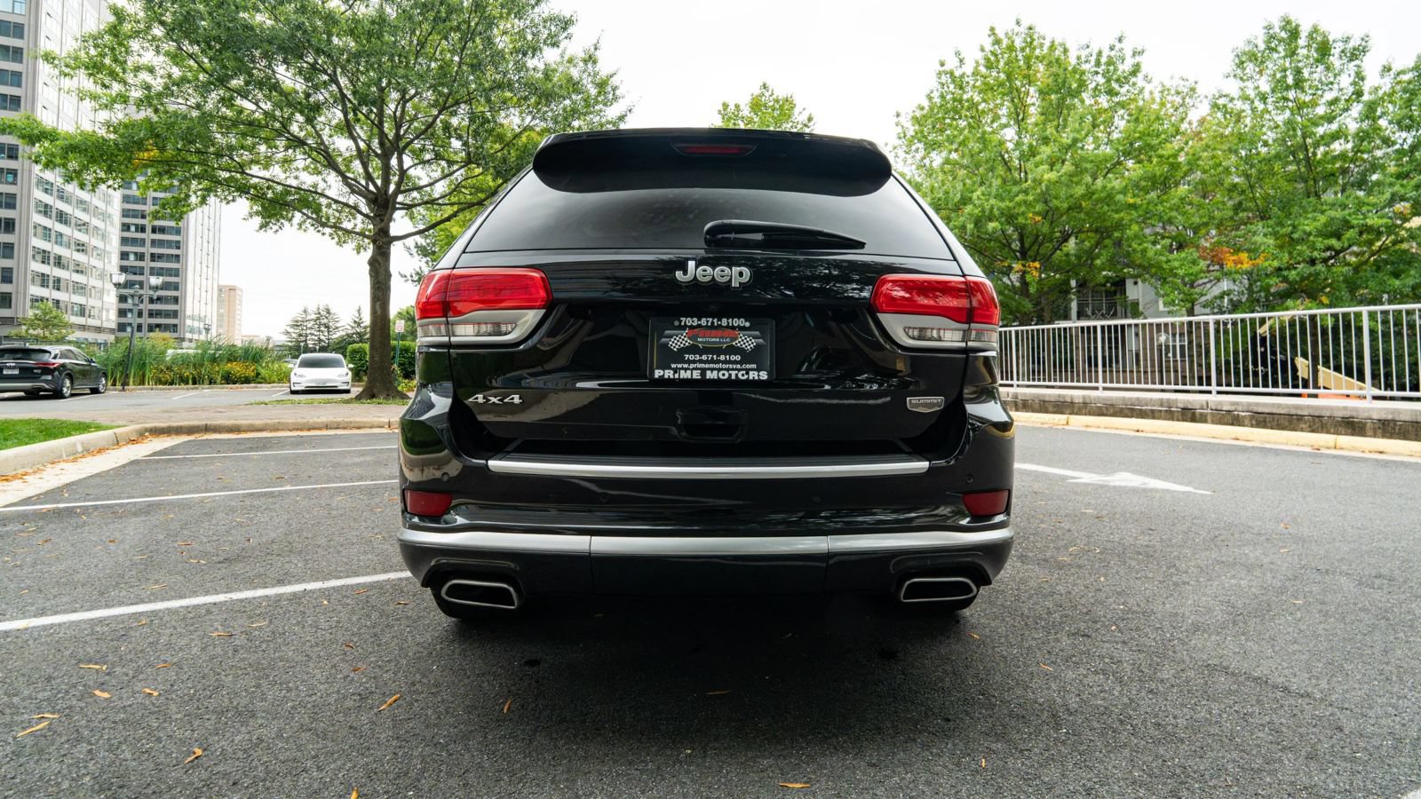 Used 2019 Jeep Grand Cherokee Summit w/ Platinum Series Group AWD/4WD image 4