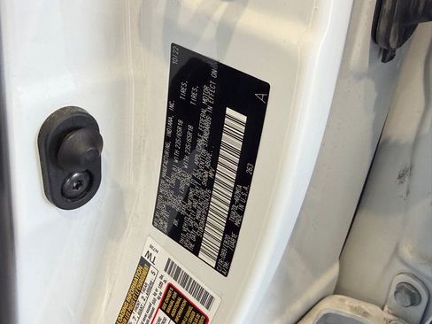 Used 2023 Toyota Highlander XLE image 39