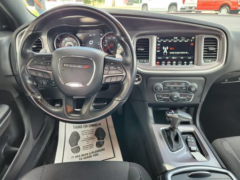Used 2019 Dodge Charger SXT AWD/4WD image 19