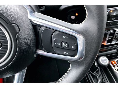 Used 2023 Jeep Gladiator Overland image 25