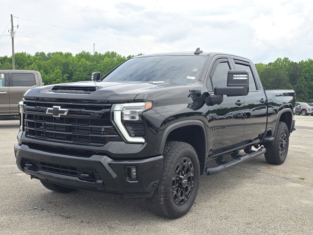Used 2024 Chevrolet Silverado 2500 LTZ w/ LTZ Plus Package AWD/4WD image 1