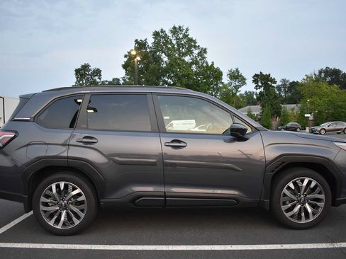 Used 2025 Subaru Forester Touring AWD/4WD image 8