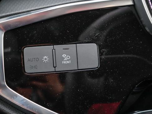 New 2025 Audi Q3 2.0T Premium image 32