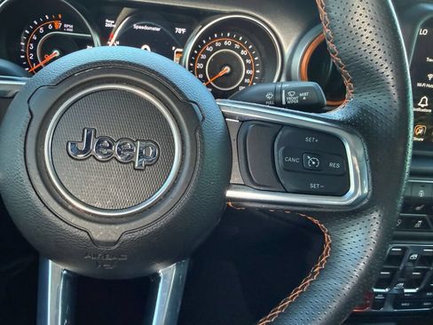 Used 2023 Jeep Gladiator Mojave w/ LED Lighting Group AWD/4WD image 16